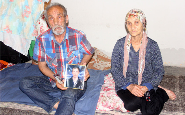 Oğlu tarafından sokağa atılan yaşlı çifte devlet sahip çıktı - Resim: 0