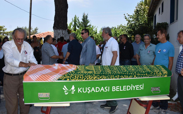 Kamyonetin çarpması sonucu ölmüştü! Triatlon sporcusu son yolculuğuna uğurlandı - Resim: 2