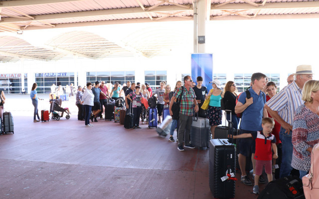 Antalya'ya truist akını turizmcilerin yüzünü güldürdü - Resim: 0