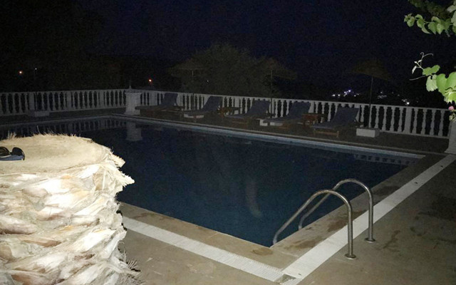 Oyun oynarken otelin havuzuna düştü! Minik Melek kurtarılamadı - Resim: 0