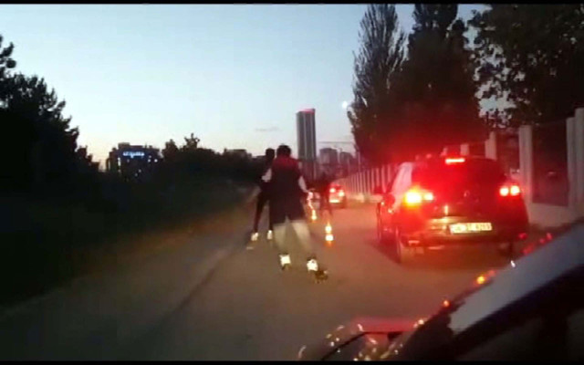 Patenli gençlerin tehlikeli yolculuğu kamerada - Resim: 0