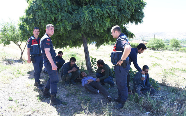 Göçmenleri İstanbul diye Kırıkkale'de bir köyde bıraktılar - Resim: 0