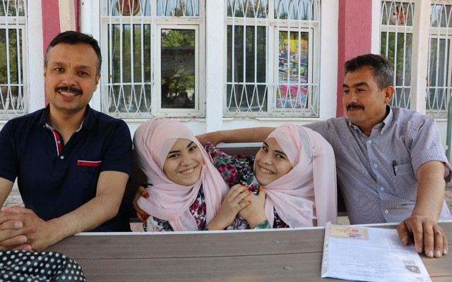 Kahramanmaraşlı siyam ikizleri YKS'de barajı geçemedi! - Resim: 1