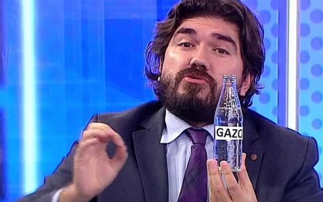 Rasim Ozan Kütahyalı aslen nereli kaç yaşında eşi Nagehan Alçı kimdir? - Resim: 0