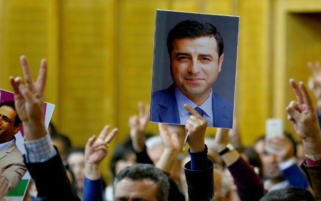 Demirtaş'a tahliye kararı! Temelli ve Buldan'dan çağrı - Resim: 0