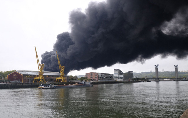 Fransa'da kimya fabrikasında kortutan yangın - Resim: 0