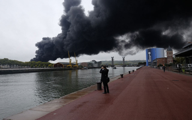 Fransa'da kimya fabrikasında kortutan yangın - Resim: 1