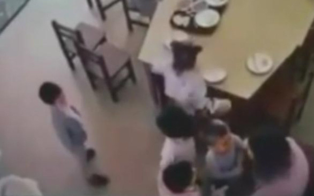 İzmir'de 2 anaokulu öğretmenine şiddet incelemesi - Resim: 0