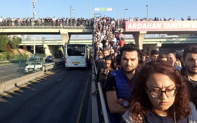 Metrobüsün bir günlük kazancı inanılmaz! Yıllığa vurunca deli para ediyor - Resim: 1