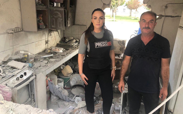 Buket Aydın sınırdaki pozu olay oldu CHP'li Bekaroğlu'nun tepkisine sunucudan jet yanıt - Resim: 0