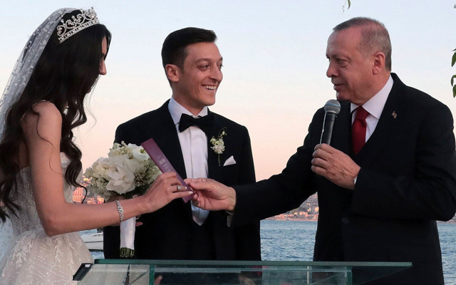 Mesut Özil Fenerbahçe'ye geliyor! Evini bile satışa çıkardı - Resim: 1