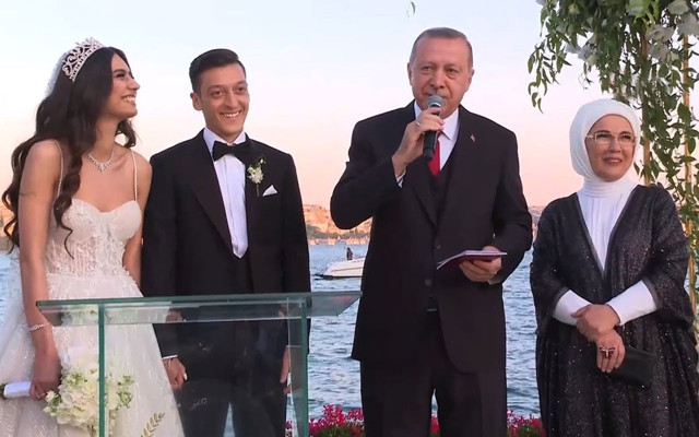 Mesut Özil'den Merkel itirafı: Erdoğan'la fotoğraf çektiririm kimse karışamaz - Resim: 3