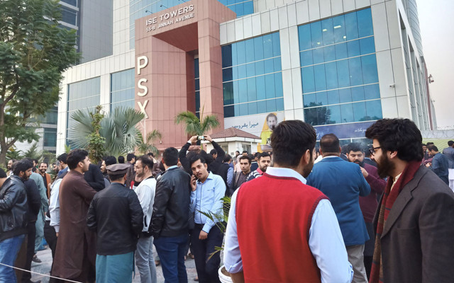 Pakistan ve Afganistan sınırında 6,1 büyüklüğünde deprem - Resim: 1