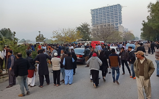 Pakistan ve Afganistan sınırında 6,1 büyüklüğünde deprem - Resim: 0