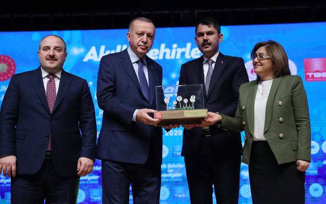 Bakan Murat Kurum yüzüne bakarak dedi! Ekrem İmamoğlu toplantıyı terketti - Resim: 1