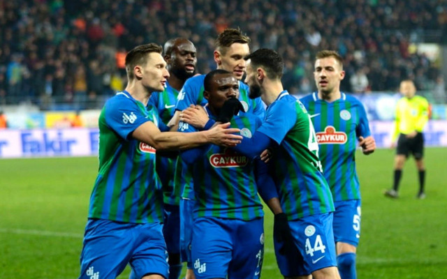 Çaykur Rizespor mağlup oldu taraftarlar İsmail Kartal'a istifa çağrısında bulundu - Resim: 0