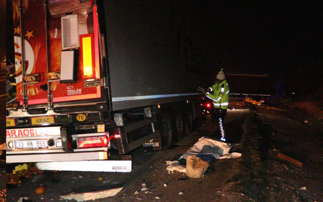 Ankara'da lastiği patlayan TIR'ın tekerini değiştirirken öldüler - Resim: 1