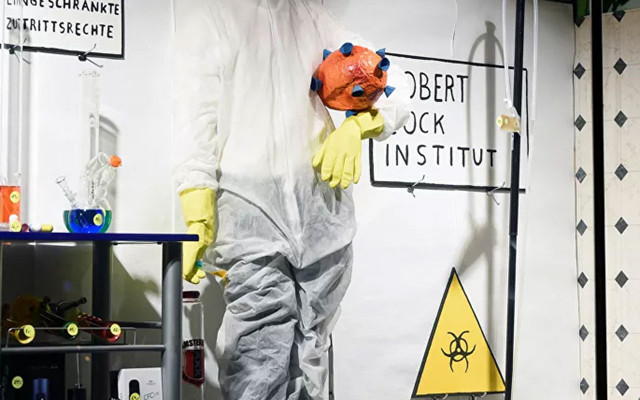 Koronavirüs toplantısında rahatsızlandı! KKTC Sağlık Bakanı hastaneye kaldırıldı - Resim: 0