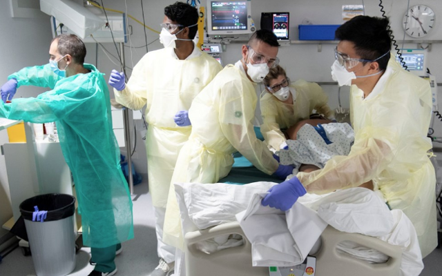 ABD'de koronavirüsten ölenlerin sayısı 14 bin 808’e yükseldi - Resim: 0