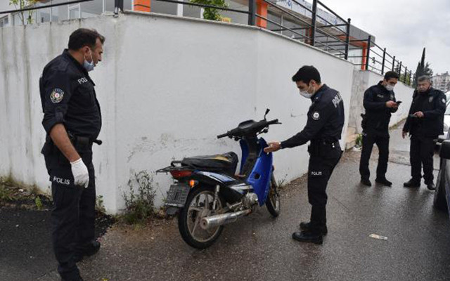 Antalya'da 17 yaşındaki motosiklet hırsızı ile polis arasında kovalamaca - Resim: 0