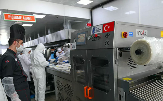 Mansur Yavaş'tan anlamlı kampanya: Bir iftar da benden - Resim: 0