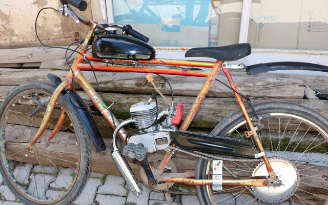 Afyonkarahisar'da bisikletini motosiklete dönüştürdü - Resim: 0