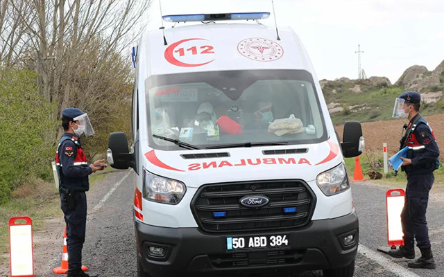 Toplu cenaze namazı kılınan köyde 1 kişi daha koronavirüsten öldü! - Resim: 0