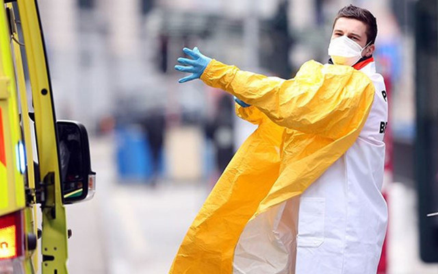 Bilim Kurulu Üyesi Prof. Alpay Azap: Koronavirüs bitmeyecek - Resim: 0