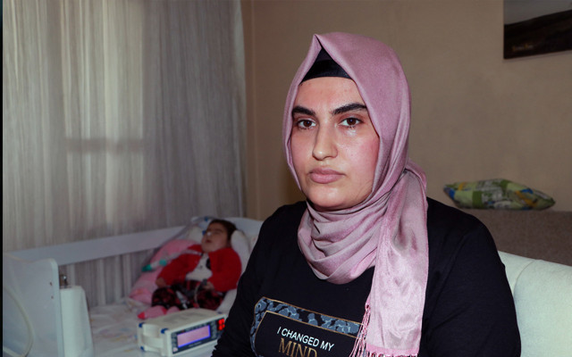 Adana'da elektrik kesintisi küçük kızın hayatını tehdit ediyor - Resim: 1