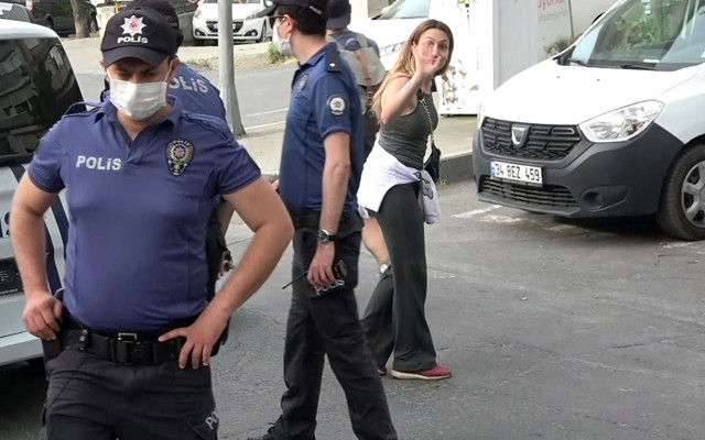 Şişli'de ceza yazılan kadından gazeteciye tehdit: Peşini bırakmayacağım - Resim: 1