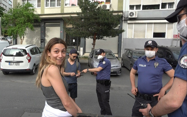 Şişli'de ceza yazılan kadından gazeteciye tehdit: Peşini bırakmayacağım - Resim: 0