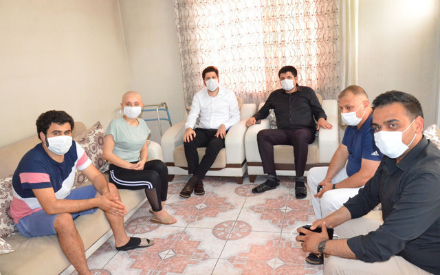 Mersin'de kanser hastası Ayyüce Alper Potuk'la görüştü - Resim: 0