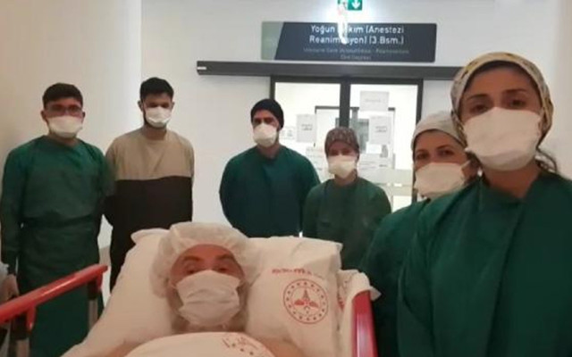 Bursa'da 2 ay yoğun bakımda koronavirüs savaşı verdi normal odaya alındı - Resim: 1