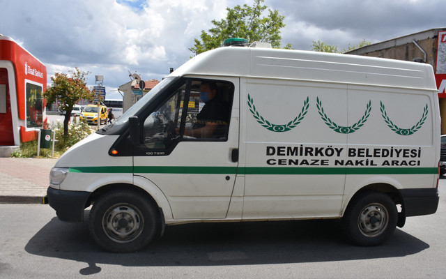 Kırklareli'nde cenaze aracı çalıp yaptıklarına bakın vatandaşın sorusu ortaya çıkardı - Resim: 1