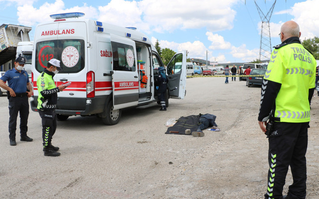 Yozgat'ta acı ölüm! Kamyonetin altında kaldı - Resim: 0