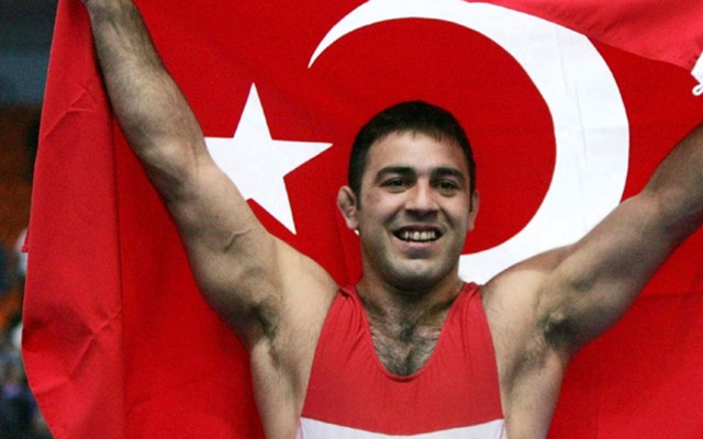 Türkiye'nin konuştuğu atama! Milli güreşçi Yerlikaya Vakıfbank yönetim kuruluna atandı - Resim: 0