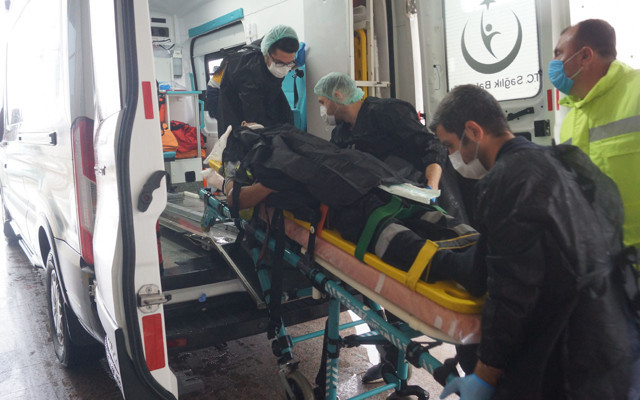 Bursa'da biri bitmeden öbürü geldi kazayı temizleyen görevli kazazede oldu - Resim: 1