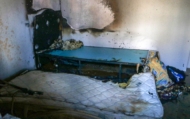 Antalya'da yatağa bağımlı adamın yaktığı sigara yangın çıkarttı - Resim: 0