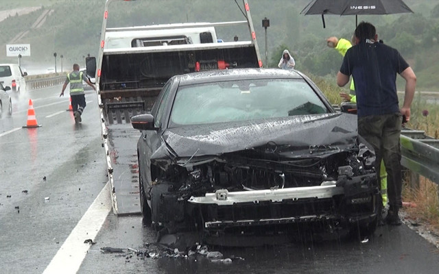Bursa'da biri bitmeden öbürü geldi kazayı temizleyen görevli kazazede oldu - Resim: 2