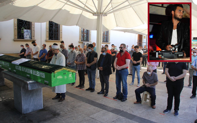 Kocaeli'de babanın en zor anı! Öldürülen DJ toprağa verildi - Resim: 0
