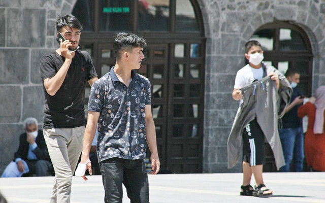 Bilim kurulu Üyeleri'nden çarpıcı istatistik! Virüsü en çok onlar taşıyor - Resim: 1