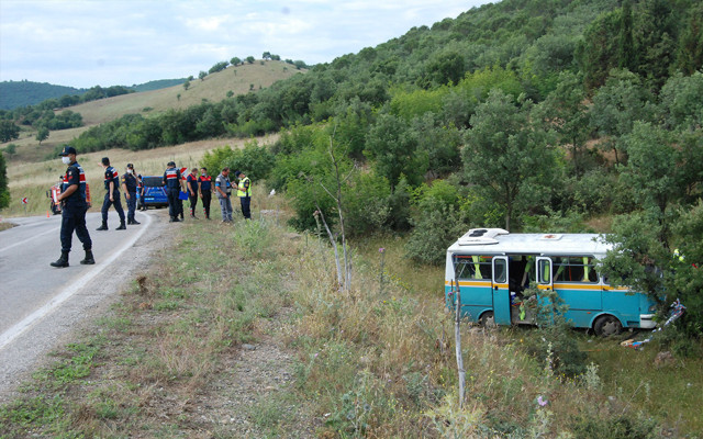 Çanakkale'deki kazada yürekler ağza geldi 13 kişi yaralandı - Resim: 1