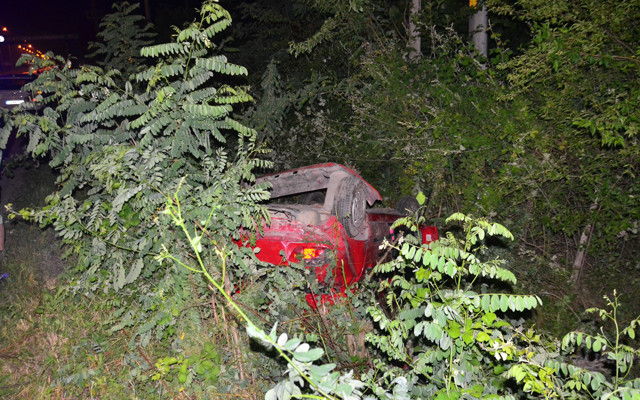 Samsun'da otomobil şarampole yuvarlandı - Resim: 0