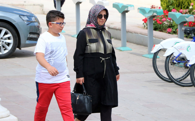 Yozgat'ta gazetecileri gören maskeye sarıldı - Resim: 2