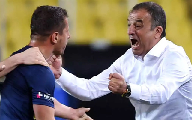 Tahir Karapınar'dan Belözoğlu'na övgü: 1 yıl daha oynamasını isterdim - Resim: 0