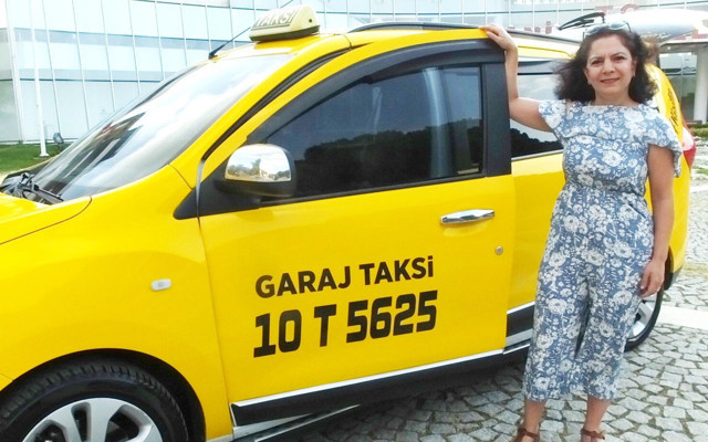 Balıkesir'in ilk kadın taksicisi oldu o Türk filmini hatırlattı - Resim: 1