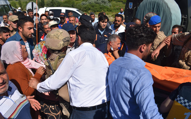 Kars'ta serinlemek uğruna girilen suda bir can daha gitti - Resim: 1