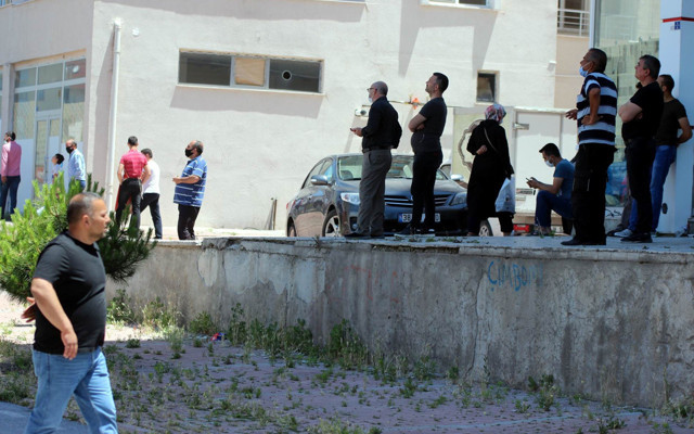 Kayseri'de polis bir kişiyi intihardan vazgeçirdi - Resim: 1