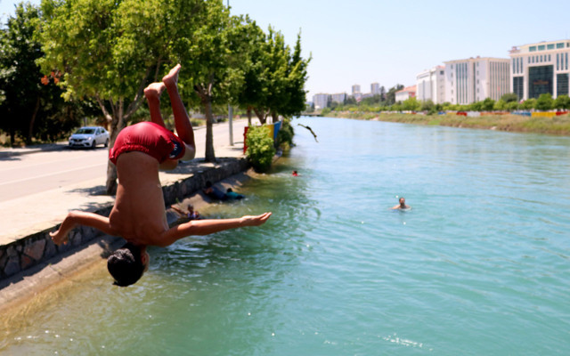 Adana'da ölüme davetiye çıkarıp 'Boğuluruz da ama belki de boğulmayız' dediler - Resim: 2