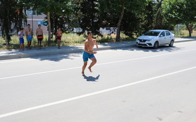 Adana'da ölüme davetiye çıkarıp 'Boğuluruz da ama belki de boğulmayız' dediler - Resim: 0